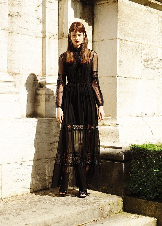 Peekaboo-Lace-Street-Style-22